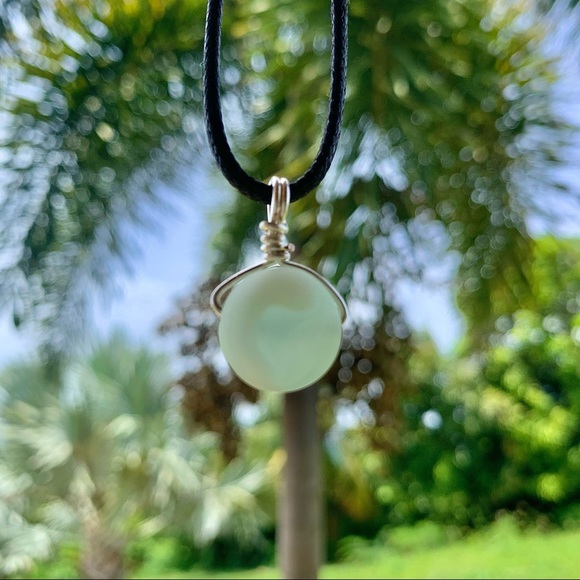 *SOLD* Drilled Marble white sea glass wire wrap necklace - Picture 4 of 5